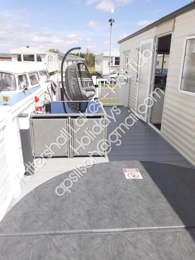 Tattershall Luxury Hot Tub Caravan 外观 照片
